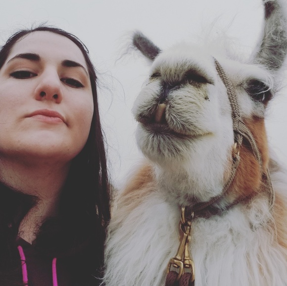 Meet Your Posher, Alyssa! - Picture 5 of 8